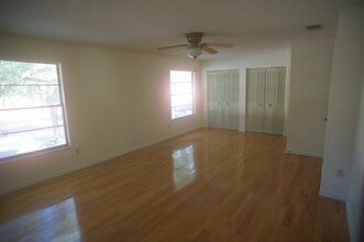 15304 Morning Dr in Lutz, FL - Building Photo - Building Photo