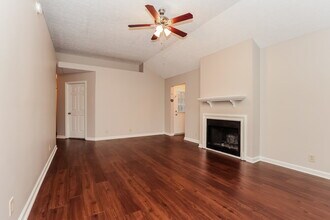 4020 Calumet Dr in Nashville, TN - Foto de edificio - Building Photo