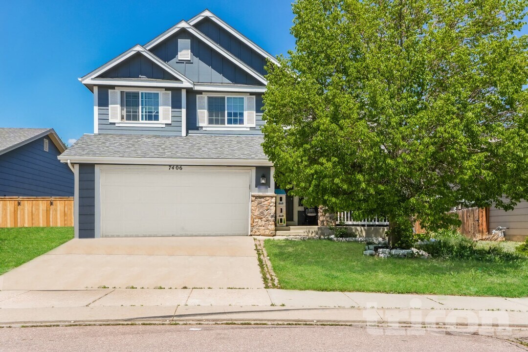 7406 Bentwater Dr in Fountain, CO - Foto de edificio