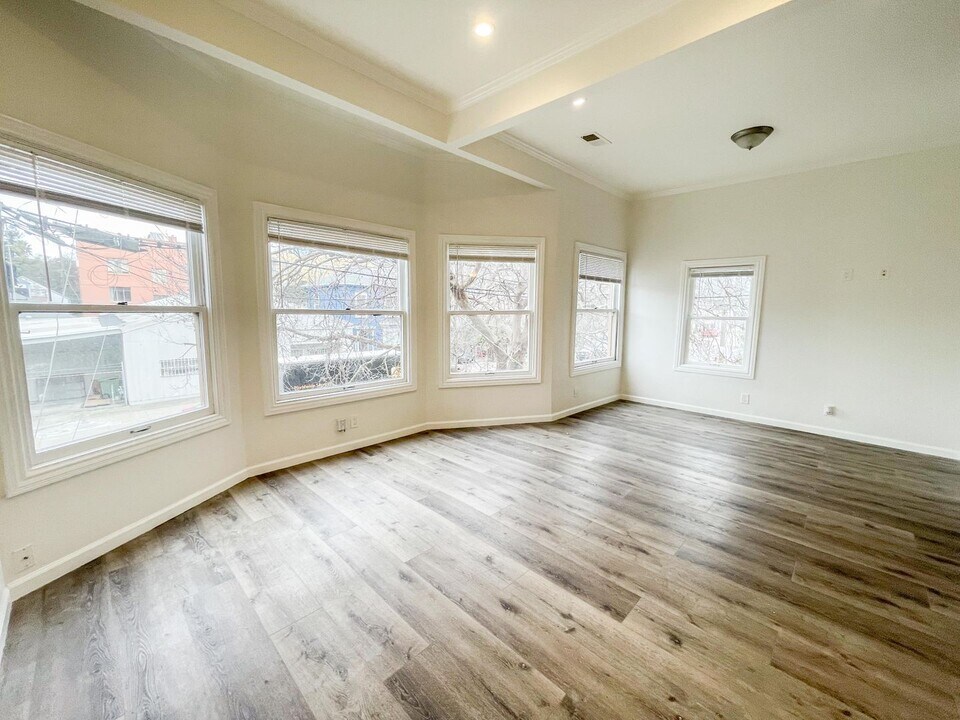 671 9th St, Unit 671 9th St. in Oakland, CA - Building Photo