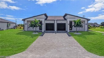5045 Benton St in Lehigh Acres, FL - Building Photo