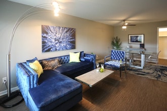 The Magnolia in Chesterfield, MO - Building Photo - Interior Photo