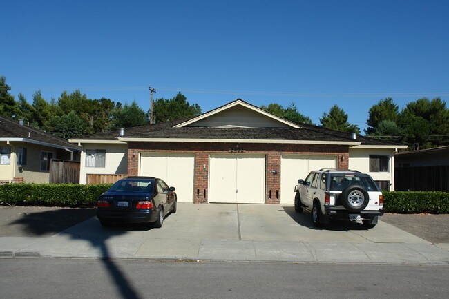 2472 Karen Dr in Santa Clara, CA - Building Photo - Building Photo