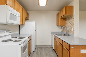 Halsey Heights in Troutdale, OR - Foto de edificio - Interior Photo