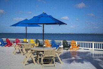 2506 N Rocky Point Dr in Tampa, FL - Building Photo - Building Photo