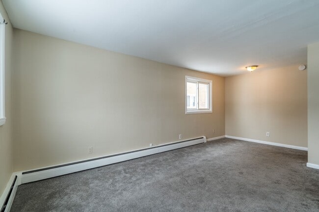 2676 Sheridan Dr in Tonawanda, NY - Building Photo - Building Photo