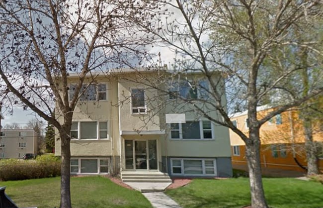 3218 Westgate Ave