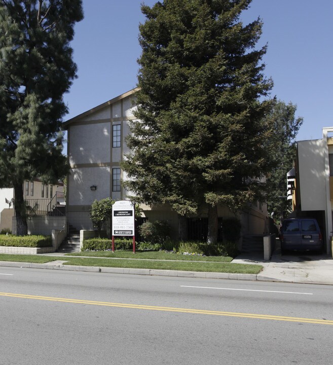 Coldwater Park in Studio City, CA - Foto de edificio