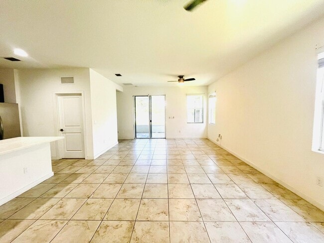 6089 Wildfire Way in West Palm Beach, FL - Foto de edificio - Building Photo