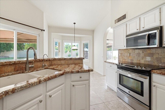2207 E Tahitian Way in Gilbert, AZ - Building Photo - Building Photo