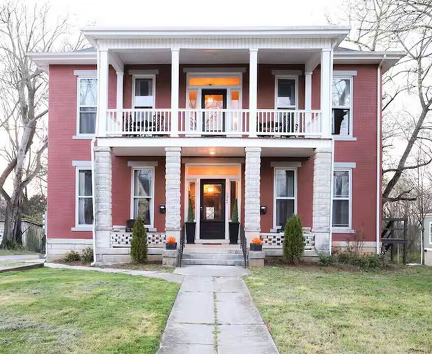 1347 Park St in Bowling Green, KY - Building Photo