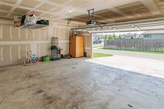 101 Englenook Dr in Hutto, TX - Building Photo - Building Photo