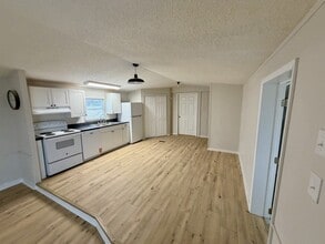 489 Cumberland Dr in Bronston, KY - Building Photo - Building Photo