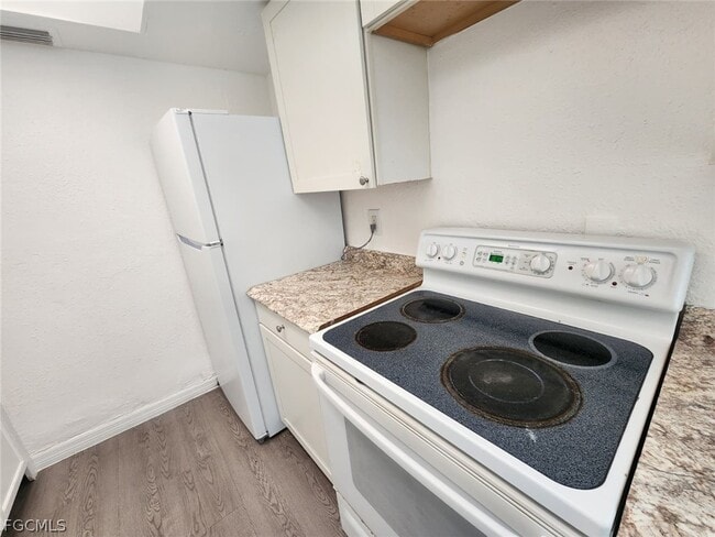 1919 Lillie St in Ft. Myers, FL - Building Photo - Building Photo