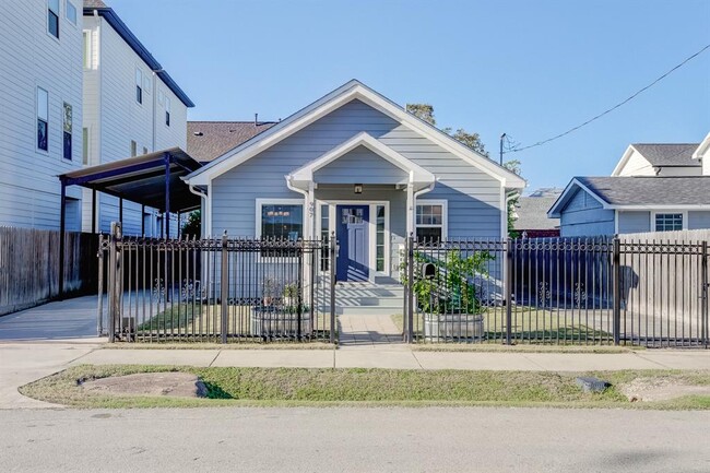 property at 907 Brooks St