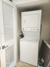 523 NE 38th St in Miami, FL - Building Photo - Building Photo