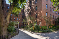 3353 82nd St in Jackson Heights, NY - Foto de edificio - Building Photo