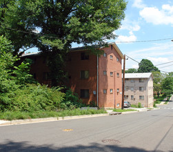 5054 Astor Pl SE in Washington, DC - Foto de edificio - Building Photo