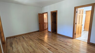 1258 SE Henry St, Unit Henry House Bedroom 2 in Portland, OR - Building Photo - Building Photo