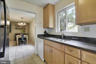 7315 Marc Dr in Falls Church, VA - Building Photo - Building Photo
