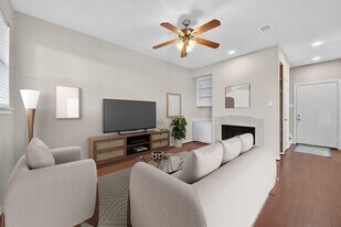 1103 Dulles Ave in Stafford, TX - Building Photo