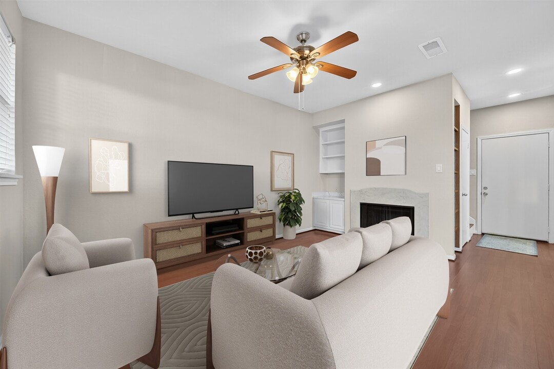 1103 Dulles Ave in Stafford, TX - Building Photo