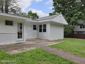 14 Homestead Ln in Roosevelt, NJ - Building Photo - Building Photo