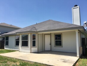 8418 Trumpet Cir in Converse, TX - Building Photo - Building Photo