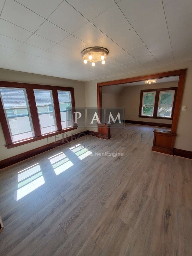 1120 S 56th St in West Allis, WI - Building Photo - Building Photo