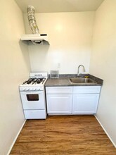 2032 Vista Del Mar Ave in Los Angeles, CA - Building Photo - Building Photo