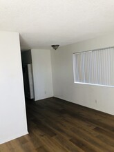 2172 Olive Ave in Long Beach, CA - Building Photo - Building Photo