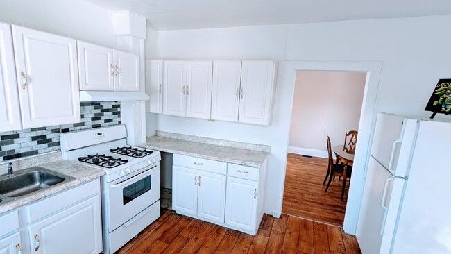 609 College Ave, Unit 1 - Lower