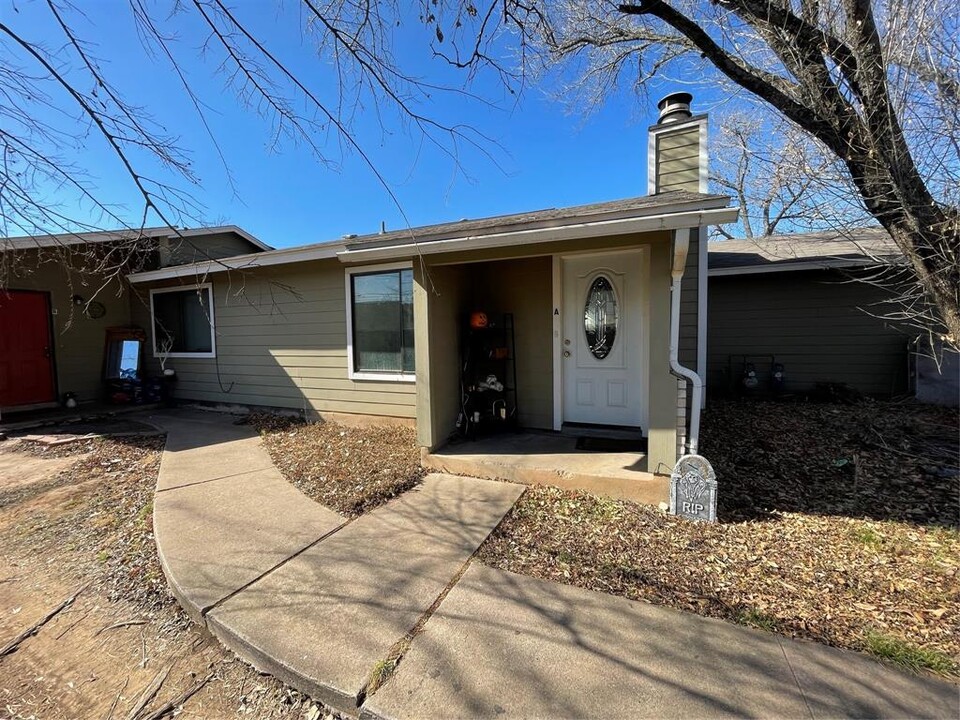 1938 Nicole Cir in Round Rock, TX - Building Photo