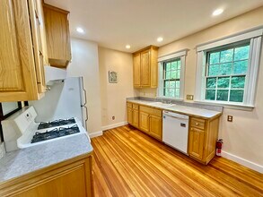 44 Southbourne Rd, Unit 1 in Boston, MA - Building Photo - Building Photo
