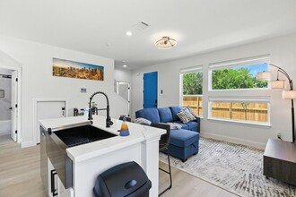 3902 McKinley St in Houston, TX - Building Photo - Building Photo