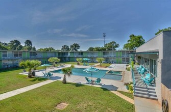 3220 North Apartments in Nacogdoches, TX - Building Photo - Building Photo