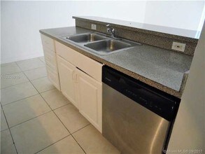 450 S Park Rd-Unit -5C in Hollywood, FL - Building Photo - Building Photo