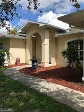 1139 SW 43rd St in Cape Coral, FL - Building Photo - Building Photo