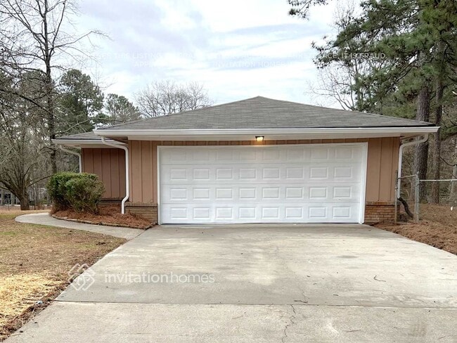 3327 Salem E Dr SE in Conyers, GA - Foto de edificio - Building Photo
