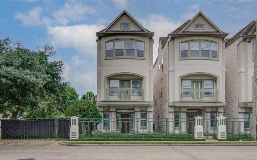 4711 San Jacinto St in Houston, TX - Building Photo