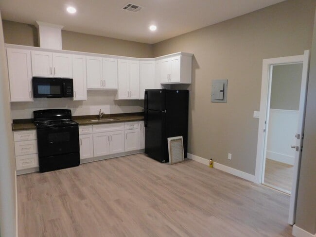 property at 621 W 2nd St