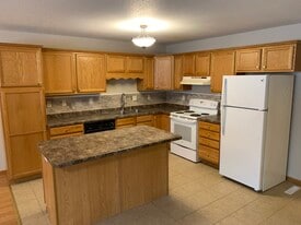 N5527 Penny Lane in Onalaska, WI - Building Photo