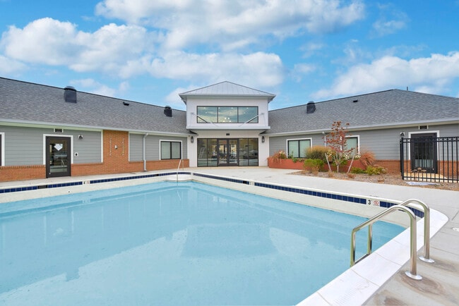 Acclaim at Alexandria in Alexandria, VA - Foto de edificio - Building Photo