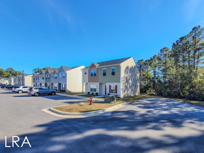 185 Buckhorn Ave in Holly Ridge, NC - Foto de edificio - Building Photo