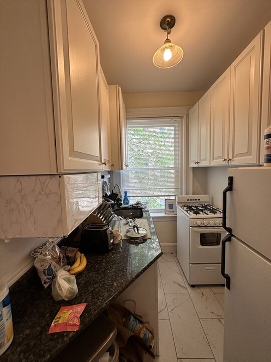 1642 Massachusetts Ave, Unit 34 in Cambridge, MA - Building Photo