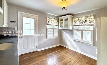 887 W 10th Ave in Columbus, OH - Foto de edificio - Building Photo