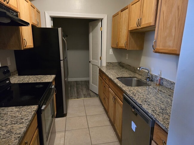 615 Homestead St, Unit 1B