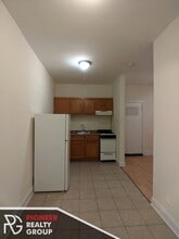 4857 N Damen Ave, Unit #4851-103 in Chicago, IL - Foto de edificio - Building Photo