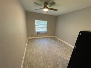 4865 SW 65th Way in Davie, FL - Foto de edificio - Building Photo