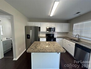 6816 Southbrook Dr in Charlotte, NC - Building Photo - Building Photo